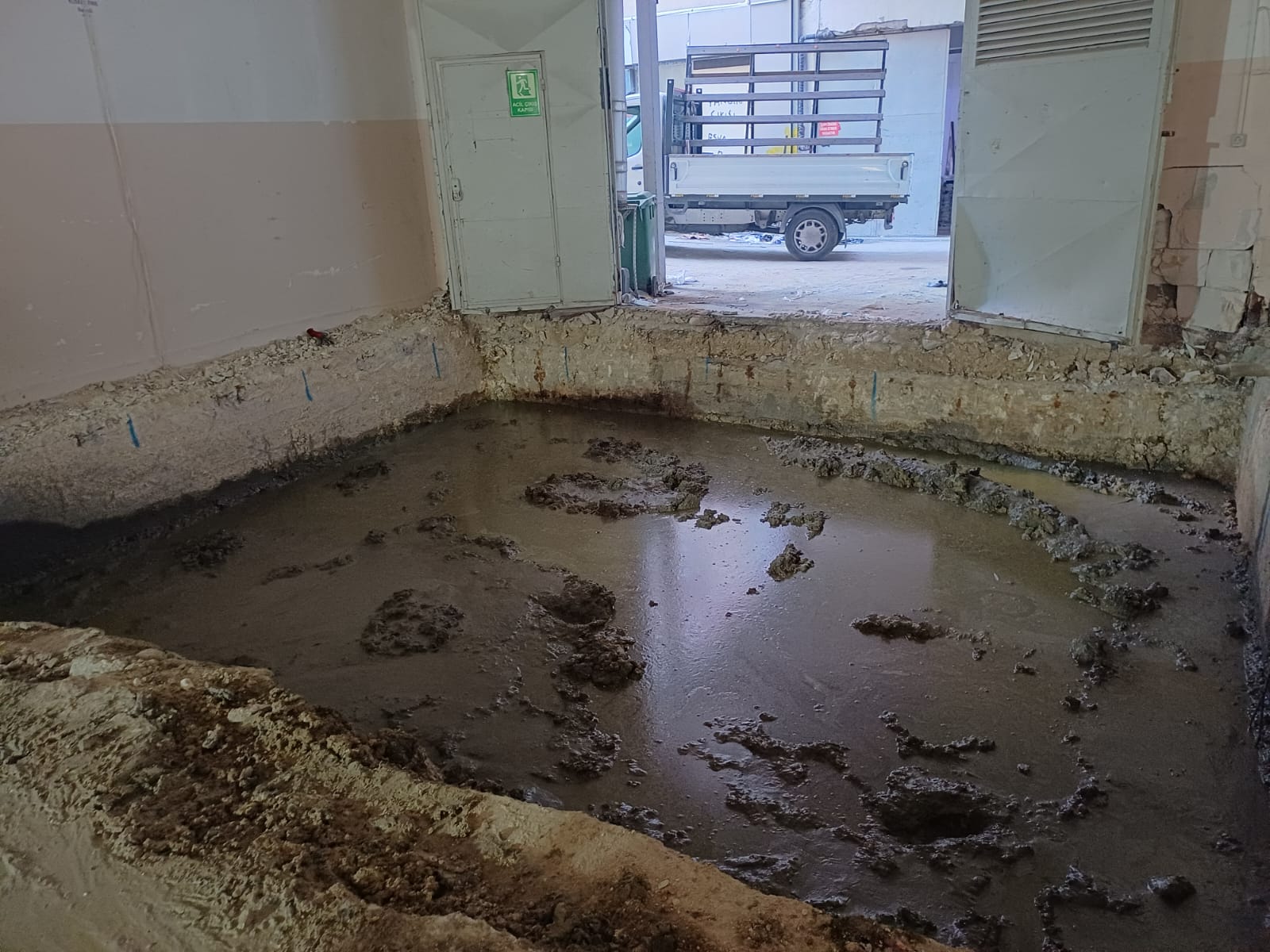 Bina içinde temel altı enjeksiyon ve güçlendirme çalışması
