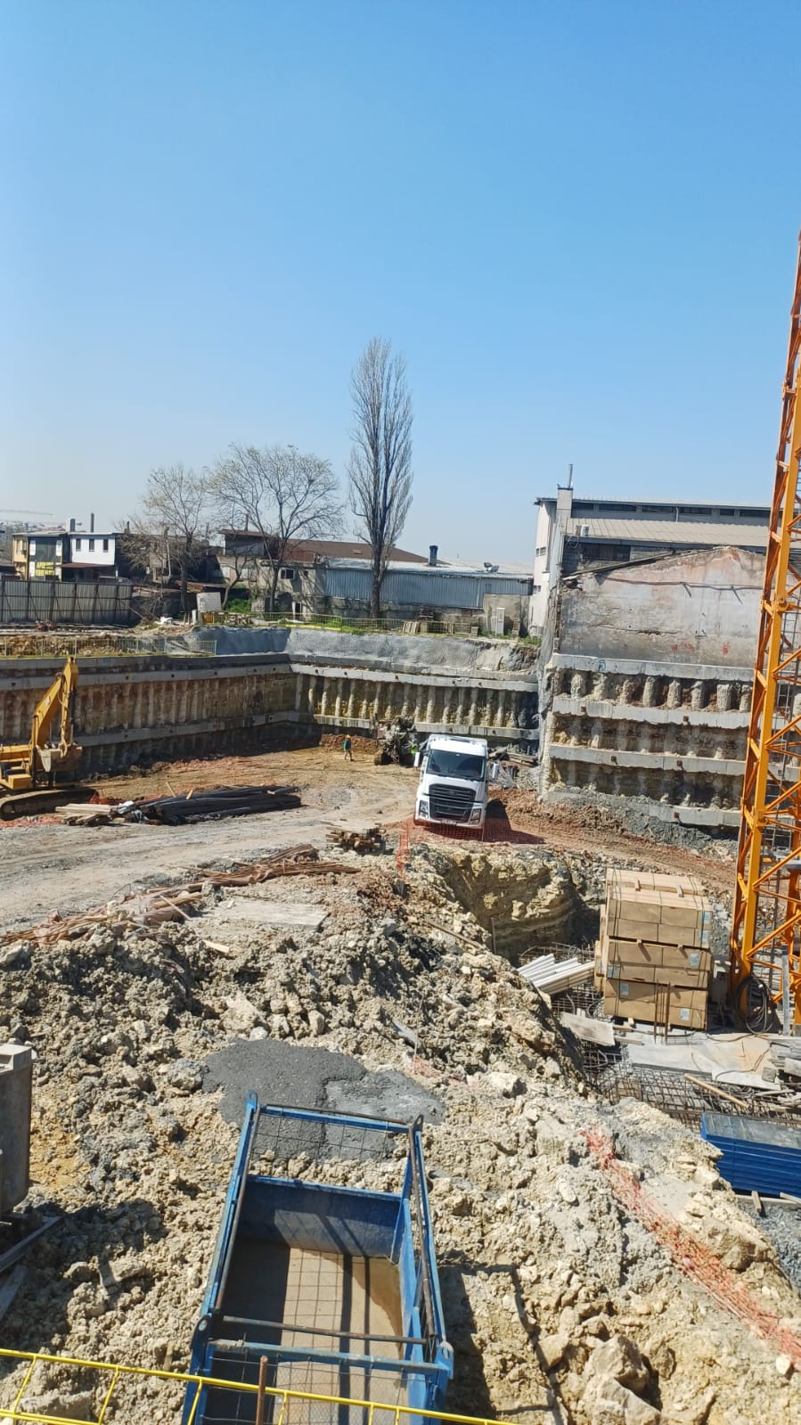 Derin kazıda fore kazık iksa perdesi ve ankrajlı destek sistemi